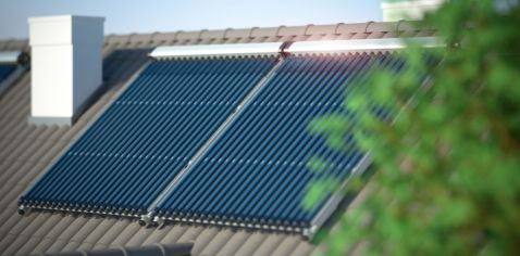 Förderung einer Solaranlage für Warmwasser gibt es auch für Kollektoren auf dem Dach